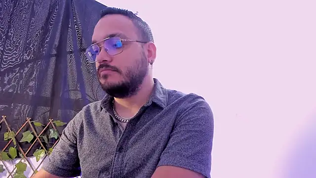 Snapshot of MarkWolfe1 chatting on 27, 10, 2025 MarkWolfe1 online show from 27, 10, 2025