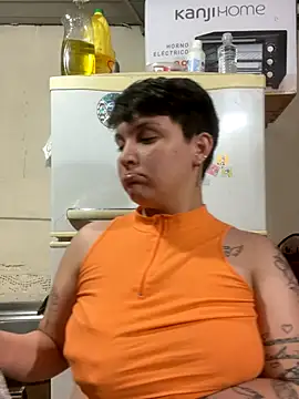 Snapshot of leti302 chatting on 5, 11, 2025 leti302 online show from 5, 11, 2025