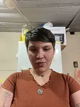 Snapshot of leti302 chatting on 4, 11, 2025 leti302 online show from 4, 11, 2025