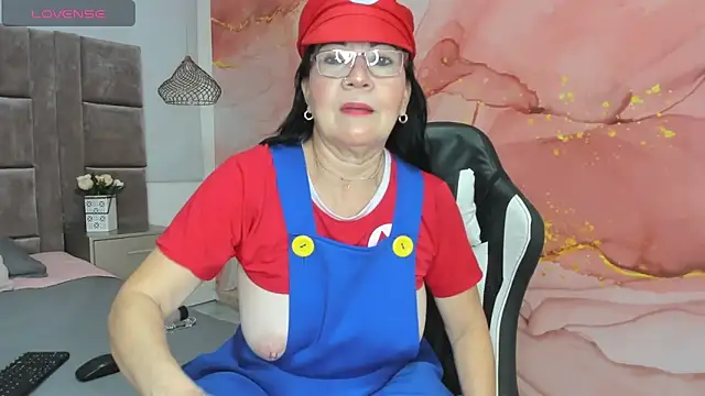 laliItaclark online show from 13, 4, 2026