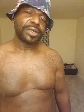 Snapshot of EggplantMonster4 chatting on 25, 10, 2025 EggplantMonster4 online show from 25, 10, 2025
