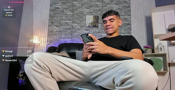 zack joness18 online show from 14, 4, 2026