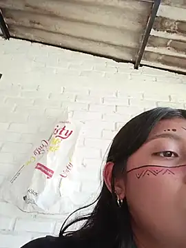 YeseniaRodriguez3 online show from 31, 10, 2025