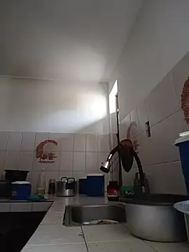 Snapshot of YeseniaRodriguez3 chatting on 28, 10, 2025 YeseniaRodriguez3 online show from 28, 10, 2025