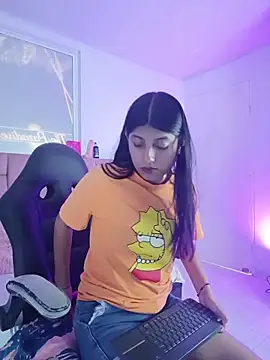 YeseniaRodriguez3 online show from 28, 4, 2026