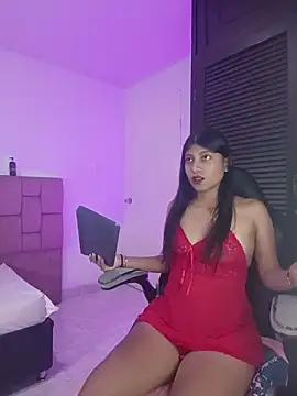 YeseniaRodriguez3 online show from 21, 4, 2026