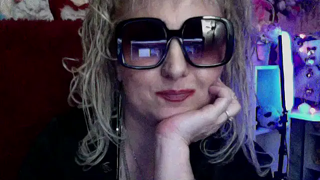 Snapshot of xHot_Amazonq chatting on 27, 4, 2026 xHot Amazonq online show from 27, 4, 2026