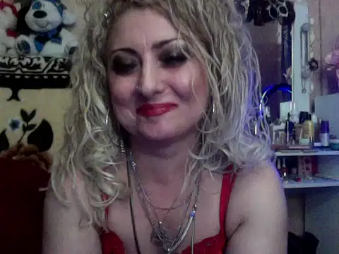 Snapshot of xHot_Amazonq chatting on 17, 11, 2025 xHot Amazonq online show from 17, 11, 2025