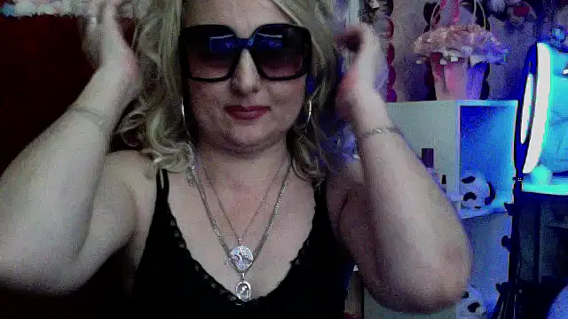 Snapshot of xHot_Amazonq chatting on 26, 3, 2026 xHot Amazonq online show from 26, 3, 2026