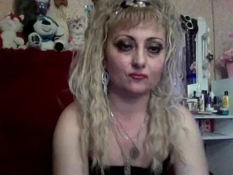 Snapshot of xHot_Amazonq chatting on 1, 11, 2025 xHot Amazonq online show from 1, 11, 2025