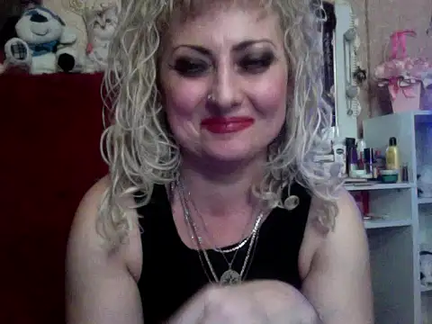 Snapshot of xHot_Amazonq chatting on 3, 11, 2025 xHot Amazonq online show from 3, 11, 2025