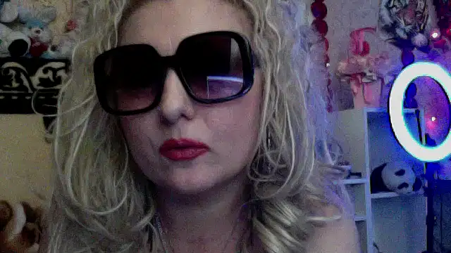 Snapshot of xHot_Amazonq chatting on 11, 1, 2026 xHot Amazonq online show from 11, 1, 2026