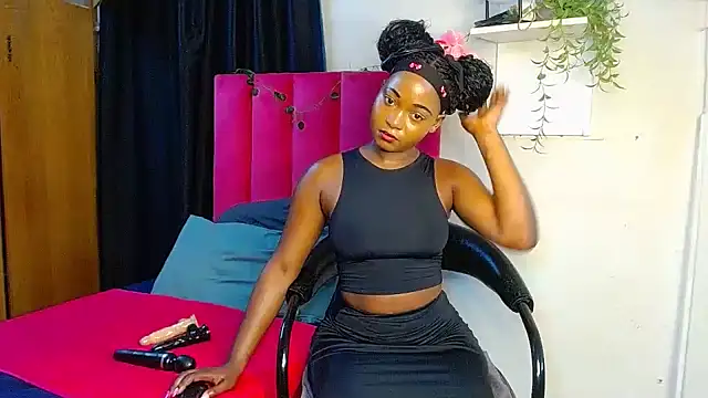 Lisa-001 online show from 18, 12, 2025