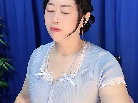 yaoyao22678 online show from 25, 11, 2025