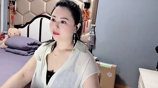 yaoyao22678 online show from 6, 4, 2026