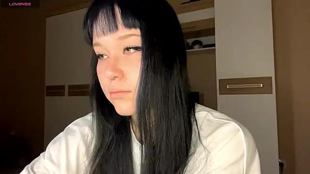 Snapshot of LaurenOveson chatting on 27, 10, 2025 LaurenOveson online show from 27, 10, 2025