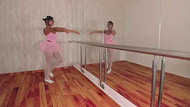 lizzakennedy online show from 25, 3, 2026