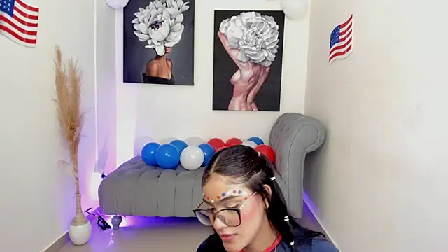 lizzakennedy online show from 4, 7, 2026