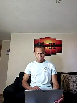 Snapshot of Jonnes-z chatting on 14, 12, 2025 Jonnes-z online show from 14, 12, 2025