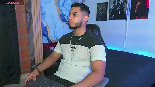 Tiler wolker online show from 12, 11, 2025