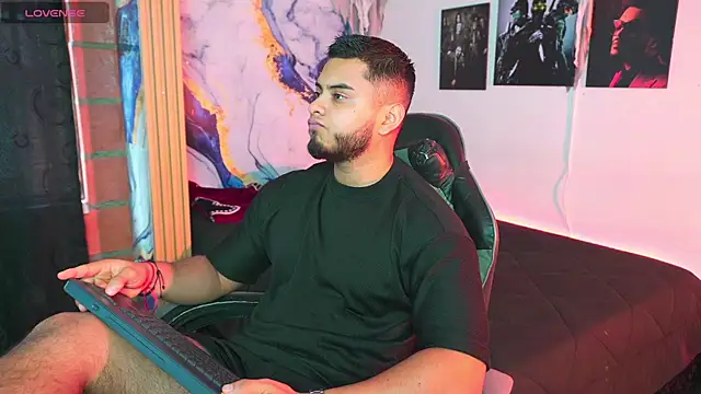 Tiler wolker online show from 1, 11, 2025