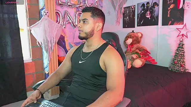 Tiler wolker online show from 14, 12, 2025