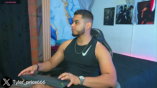 Tiler wolker online show from 5, 12, 2025