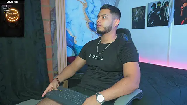 Tiler wolker online show from 30, 11, 2025