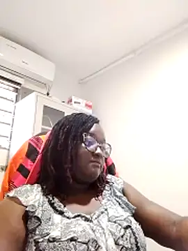 Snapshot of SweetestDIP chatting on 29, 10, 2025 SweetestDIP online show from 29, 10, 2025