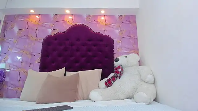 naomy sexy  online show from 7, 11, 2025