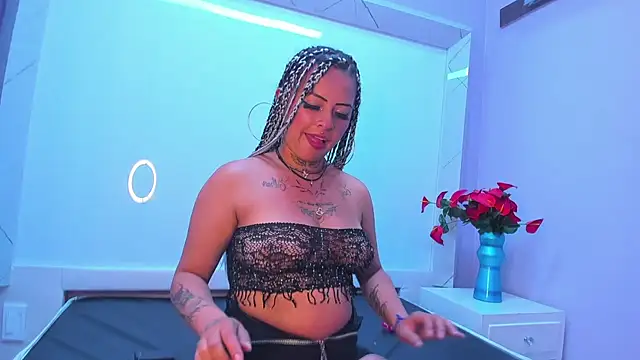 Snapshot of Sweetsinsn_ chatting on 27, 10, 2025 Sweetsinsn online show from 27, 10, 2025