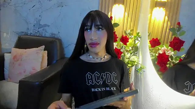 Nayla Monroee online show from 3, 11, 2025