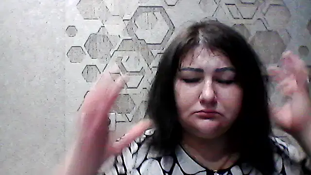 Snapshot of KaralinaLoverq chatting on 28, 10, 2025 KaralinaLoverq online show from 28, 10, 2025