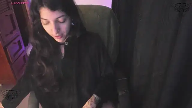 ghostwomaan online show from 5, 3, 2026