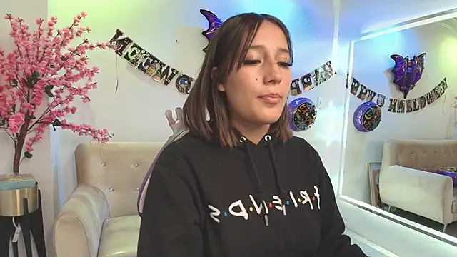 Snapshot of Lili_scott chatting on 29, 10, 2025 Lili scott online show from 29, 10, 2025