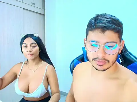 sophia and alex online show from 30, 10, 2025