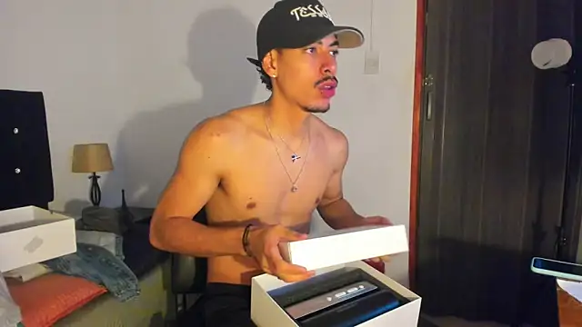 Snapshot of marlon_texeira chatting on 26, 10, 2025 marlon texeira online show from 26, 10, 2025