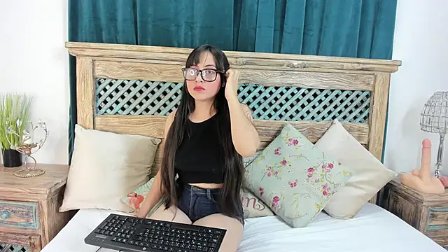 Cassandra Armani online show from 26, 3, 2026