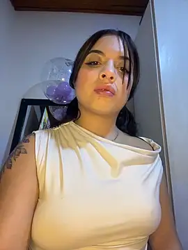 Im Saraaaa online show from 13, 2, 2026