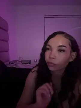 nikkiloveee online show from 10, 3, 2026