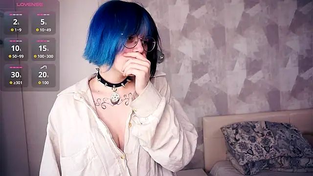 KellePourier online show from 12, 11, 2025