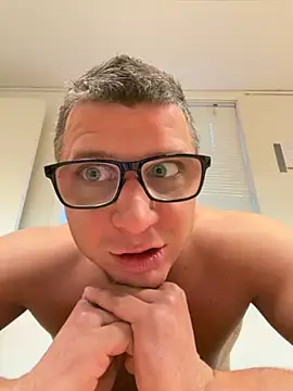Snapshot of PolishBoy1995 chatting on 12, 11, 2025 PolishBoy1995 online show from 12, 11, 2025