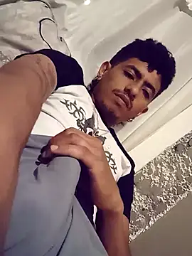 SkinniYamo online show from 11, 3, 2026