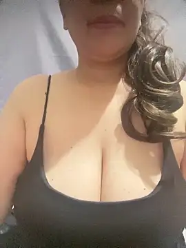 sweetyjhones online show from 2, 4, 2026