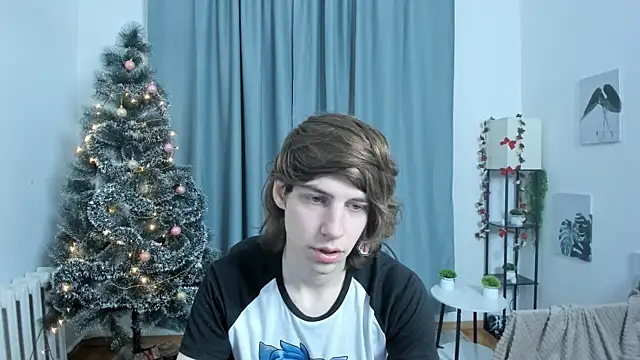 Snapshot of AvenGlow chatting on 18, 12, 2025 AvenGlow online show from 18, 12, 2025