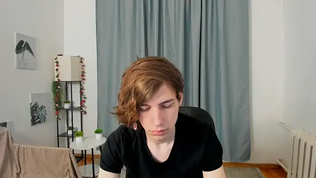 Snapshot of AvenGlow chatting on 14, 12, 2025 AvenGlow online show from 14, 12, 2025