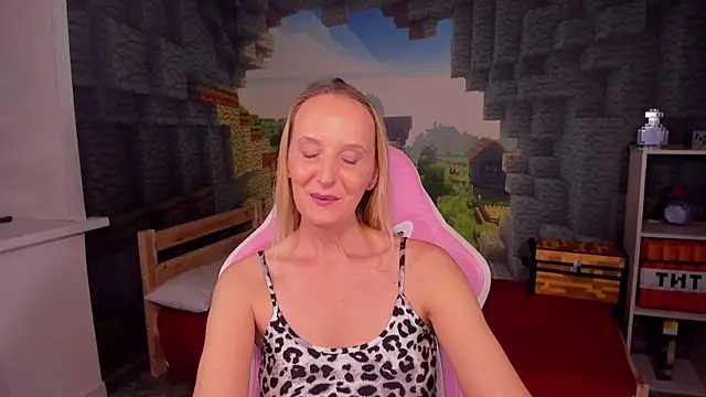 ScarlettPalmer online show from 9, 1, 2026