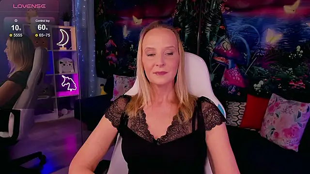 ScarlettPalmer online show from 6, 2, 2026