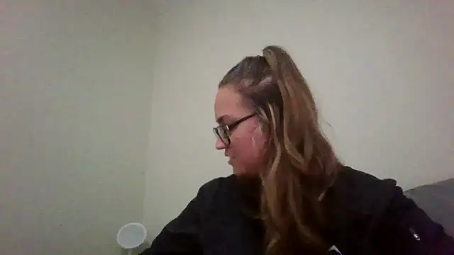 Snapshot of lilMissMarli chatting on 3, 3, 2026 lilMissMarli online show from 3, 3, 2026