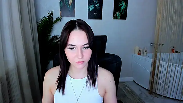 MakeYoueHappy online show from 26, 11, 2025